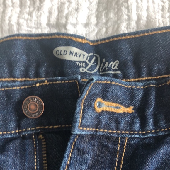 Old Navy cut off jean shorts size 10 - Picture 2 of 4